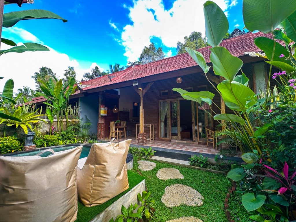 Family Room with garden and pool